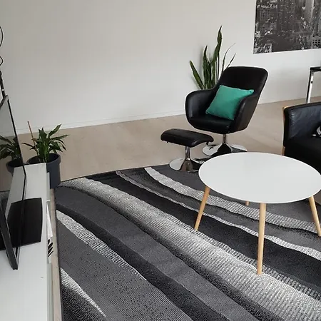 Appartement Central Gardlejlighed I Naer Indkob Og Natur 2 Bedroom City